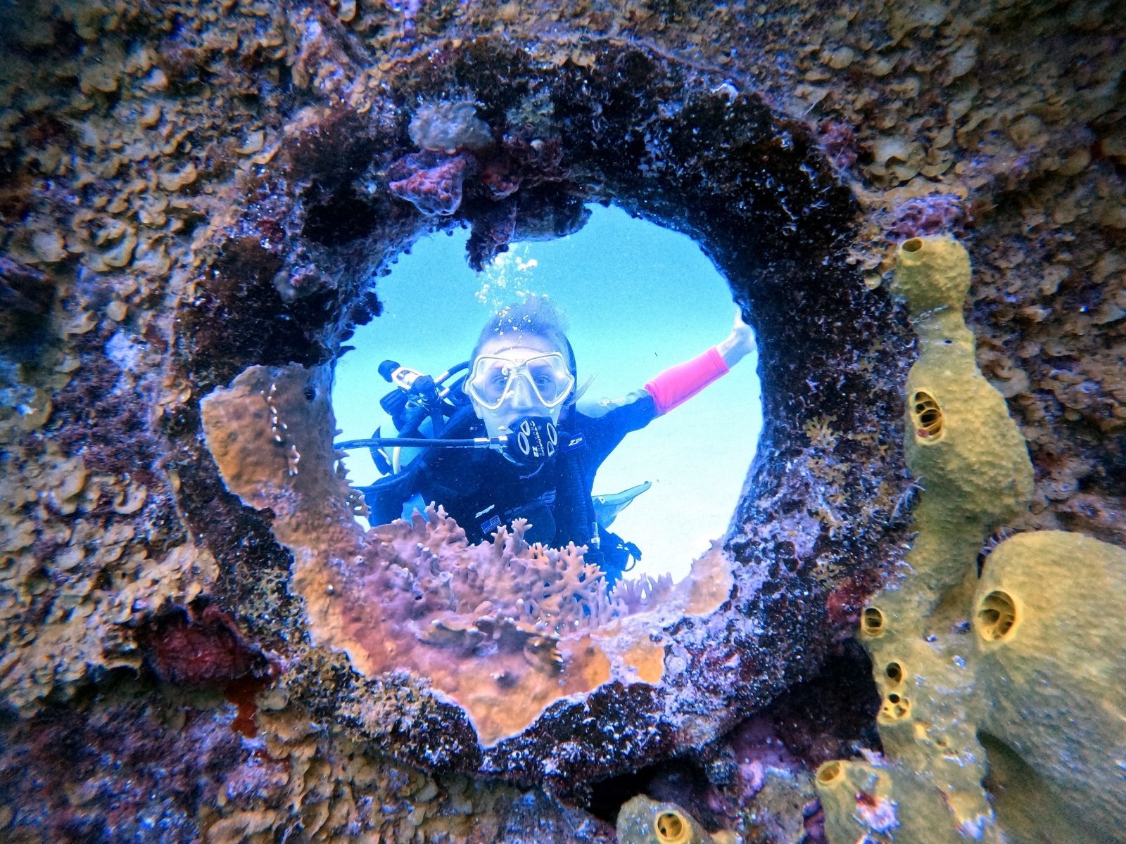 Kate Olson scuba diving